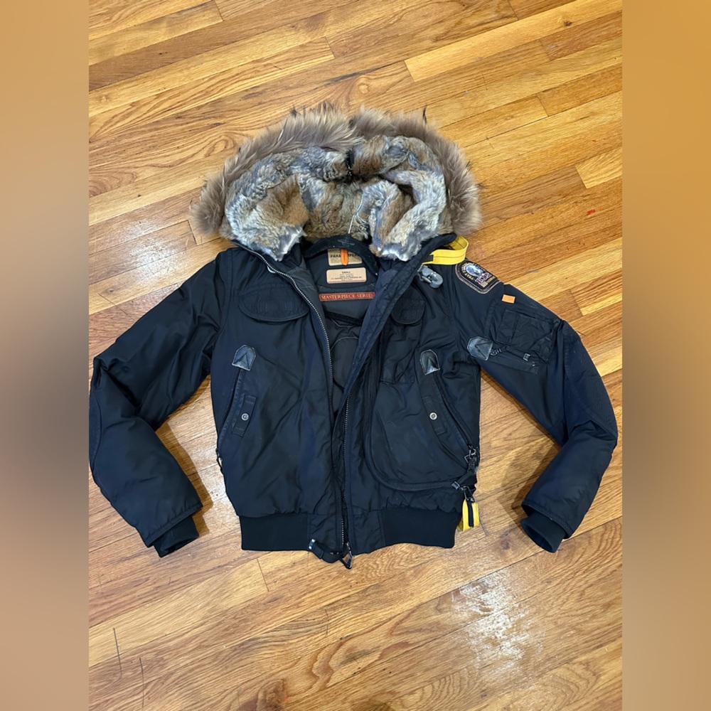 Women’s para jumper winter coat. Full fur hood. Sz S. Slim fit